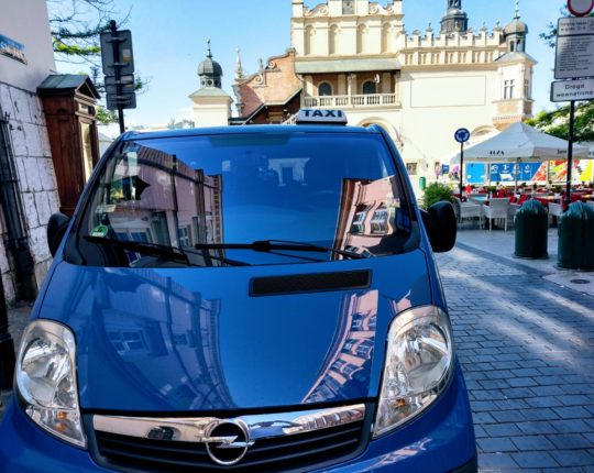 taxi krakow van